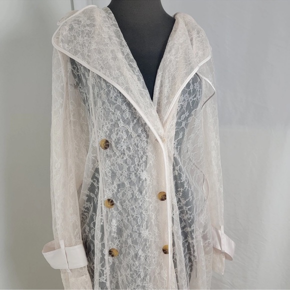 Victoria's Secret Sheer Lace Robe in Cream - Picture 1 of 4